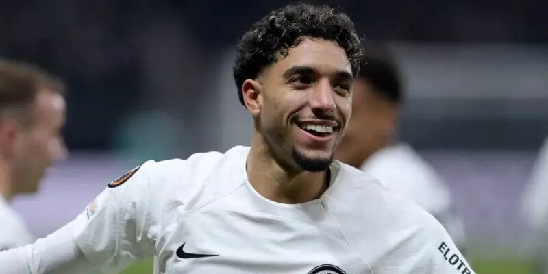 Omar Marmoush trong tầm ngắm của Man City